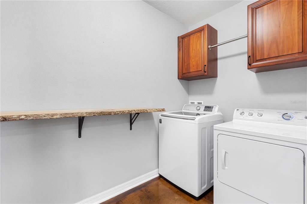 For Sale: $349,900 (3 beds, 2 baths, 1626 Square Feet)