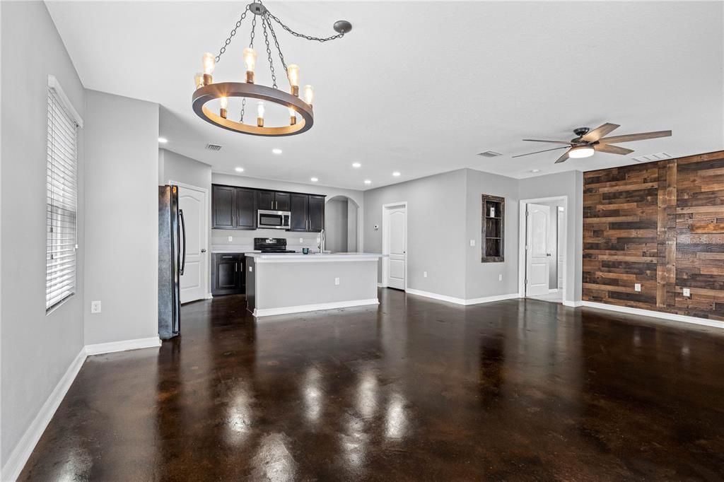 For Sale: $349,900 (3 beds, 2 baths, 1626 Square Feet)