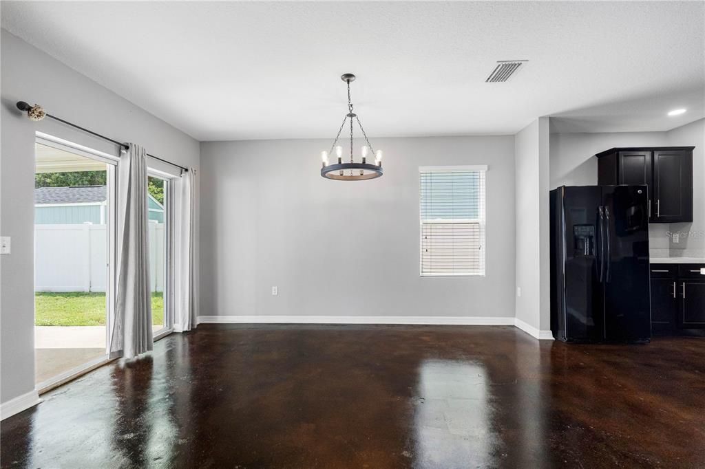 For Sale: $349,900 (3 beds, 2 baths, 1626 Square Feet)