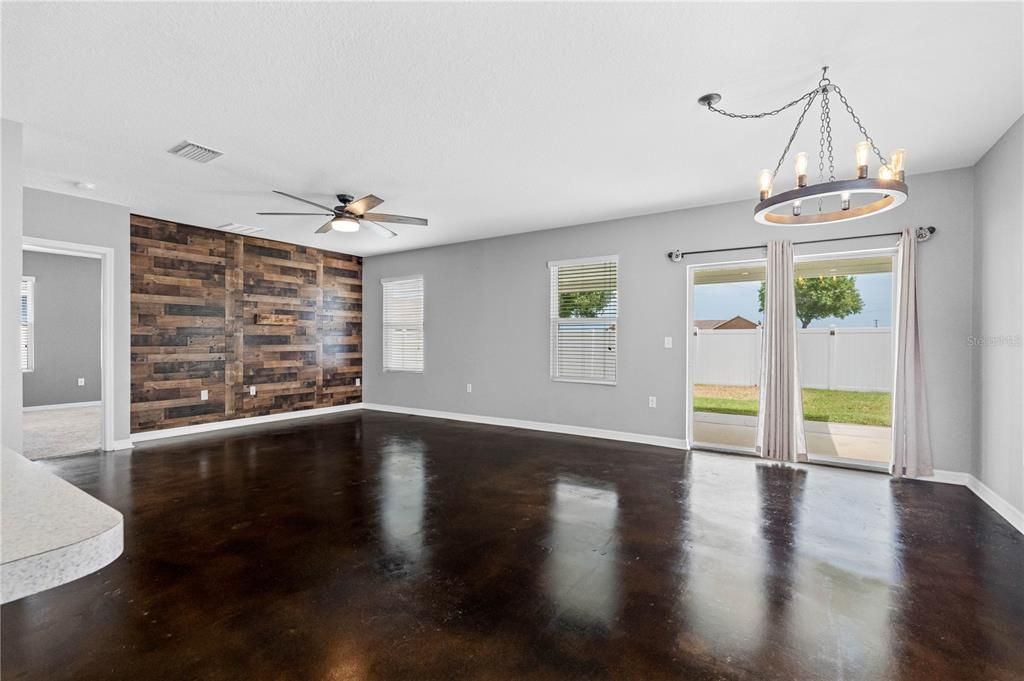 For Sale: $349,900 (3 beds, 2 baths, 1626 Square Feet)
