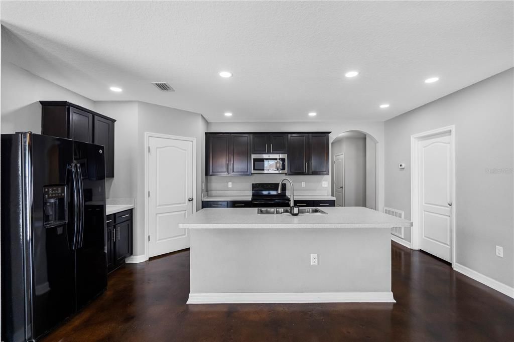 For Sale: $349,900 (3 beds, 2 baths, 1626 Square Feet)