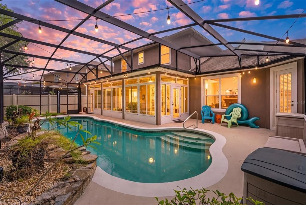 Activo con contrato: $699,900 (5 camas, 3 baños, 3484 Pies cuadrados)