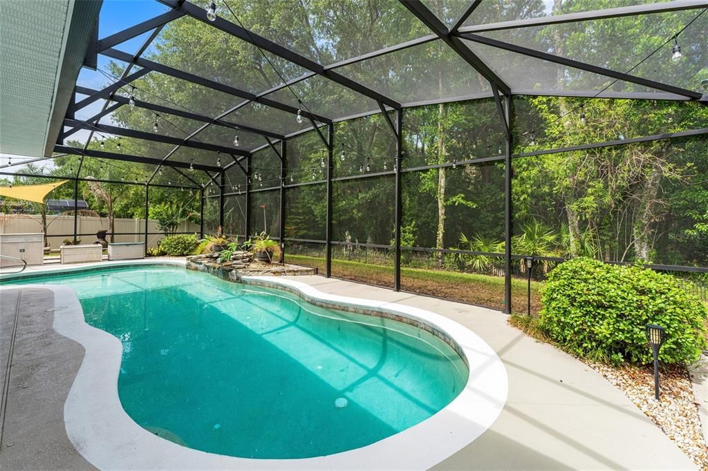 Activo con contrato: $699,900 (5 camas, 3 baños, 3484 Pies cuadrados)