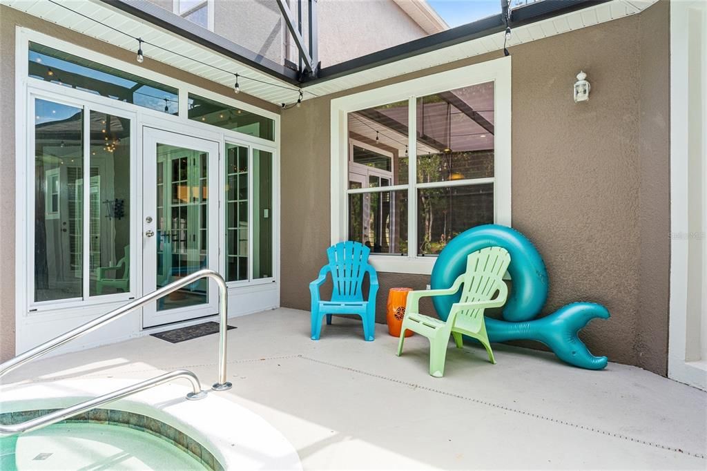 Activo con contrato: $699,900 (5 camas, 3 baños, 3484 Pies cuadrados)