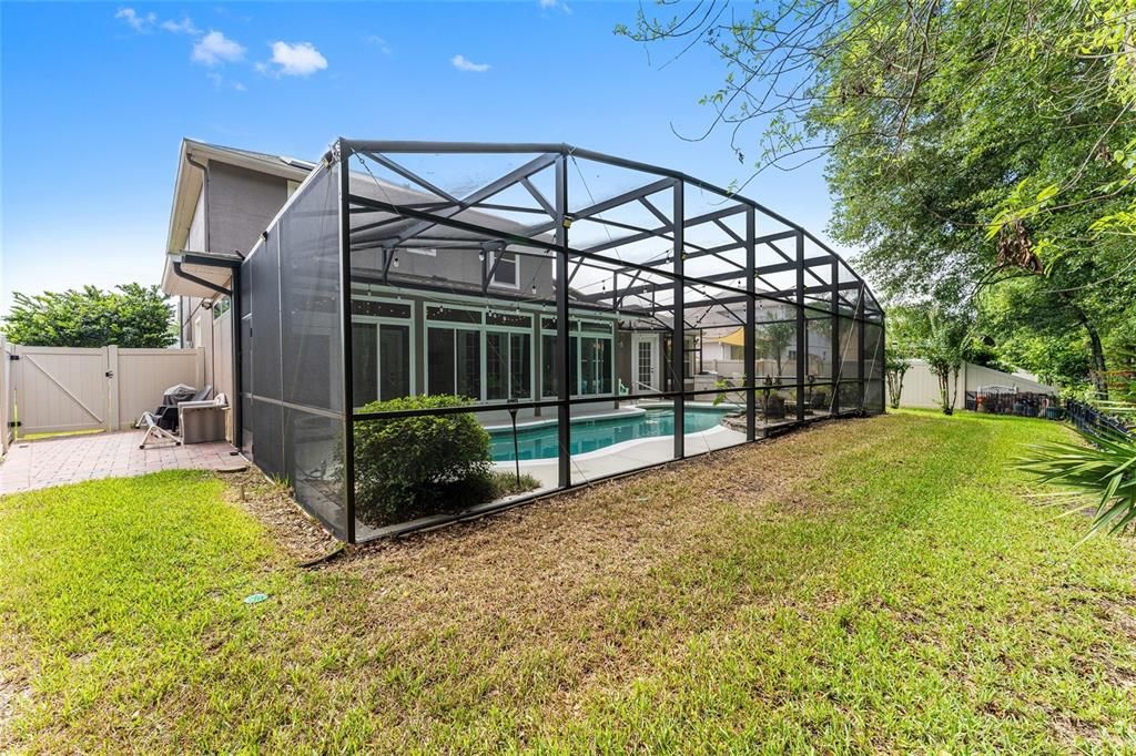 Activo con contrato: $699,900 (5 camas, 3 baños, 3484 Pies cuadrados)