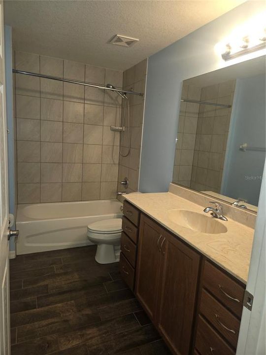 В аренду: $1,950 (3 спален, 2 ванн, 1646 Квадратных фут)