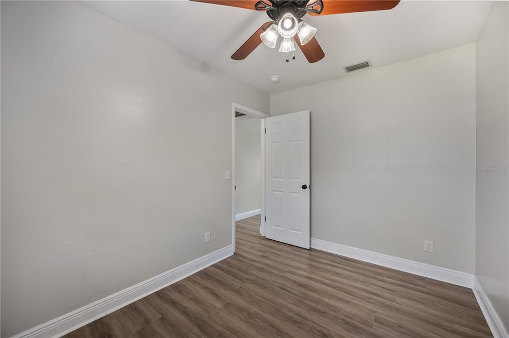 For Sale: $250,000 (3 beds, 1 baths, 1048 Square Feet)
