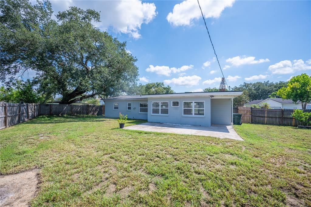 For Sale: $250,000 (3 beds, 1 baths, 1048 Square Feet)