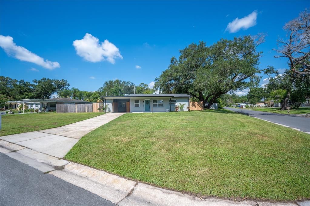 For Sale: $250,000 (3 beds, 1 baths, 1048 Square Feet)