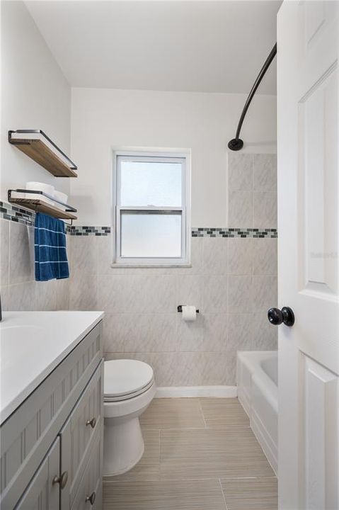 For Sale: $250,000 (3 beds, 1 baths, 1048 Square Feet)