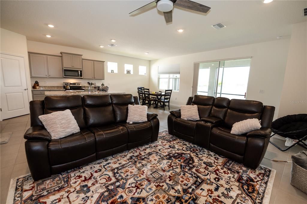For Rent: $2,950 (4 beds, 2 baths, 2046 Square Feet)