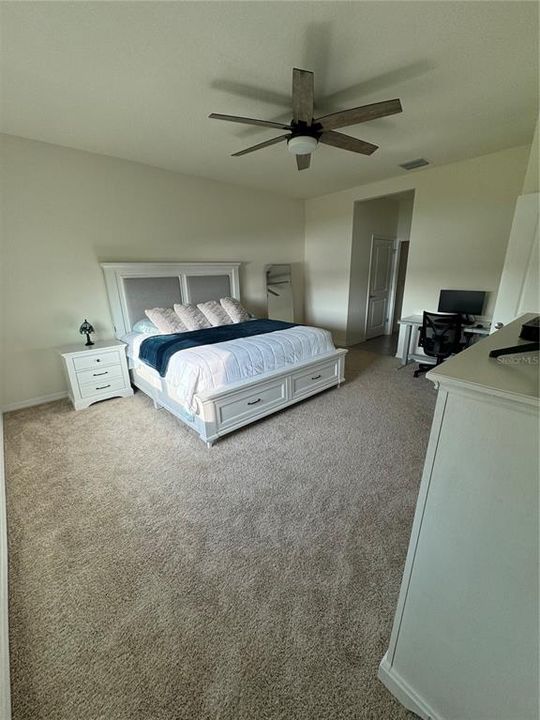 For Rent: $2,950 (4 beds, 2 baths, 2046 Square Feet)