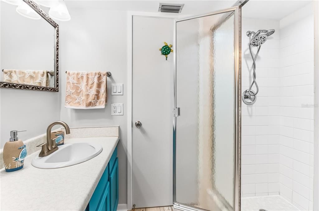 For Sale: $365,000 (2 beds, 2 baths, 1230 Square Feet)
