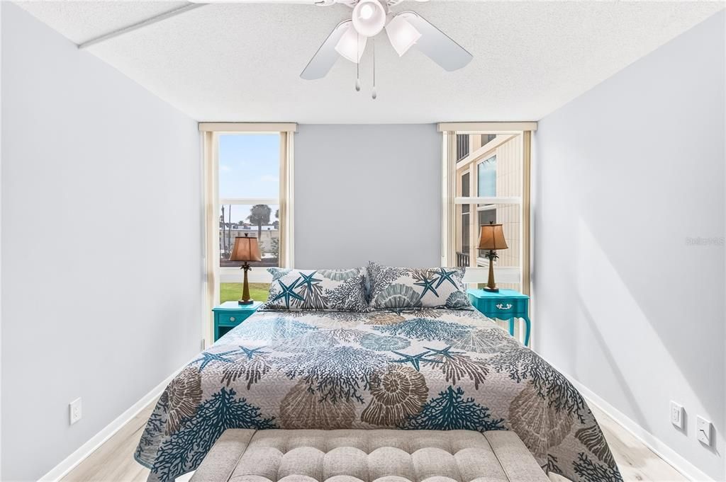 For Sale: $365,000 (2 beds, 2 baths, 1230 Square Feet)