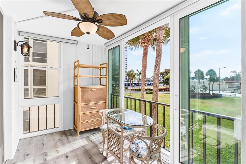 For Sale: $365,000 (2 beds, 2 baths, 1230 Square Feet)