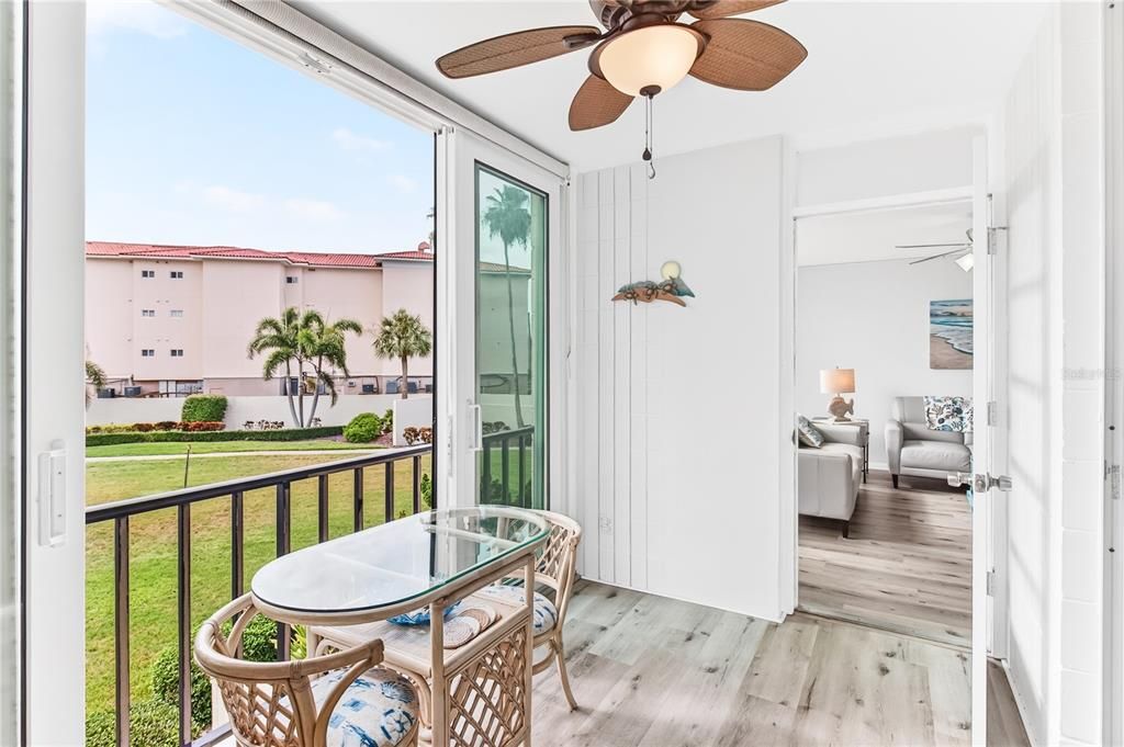 For Sale: $365,000 (2 beds, 2 baths, 1230 Square Feet)