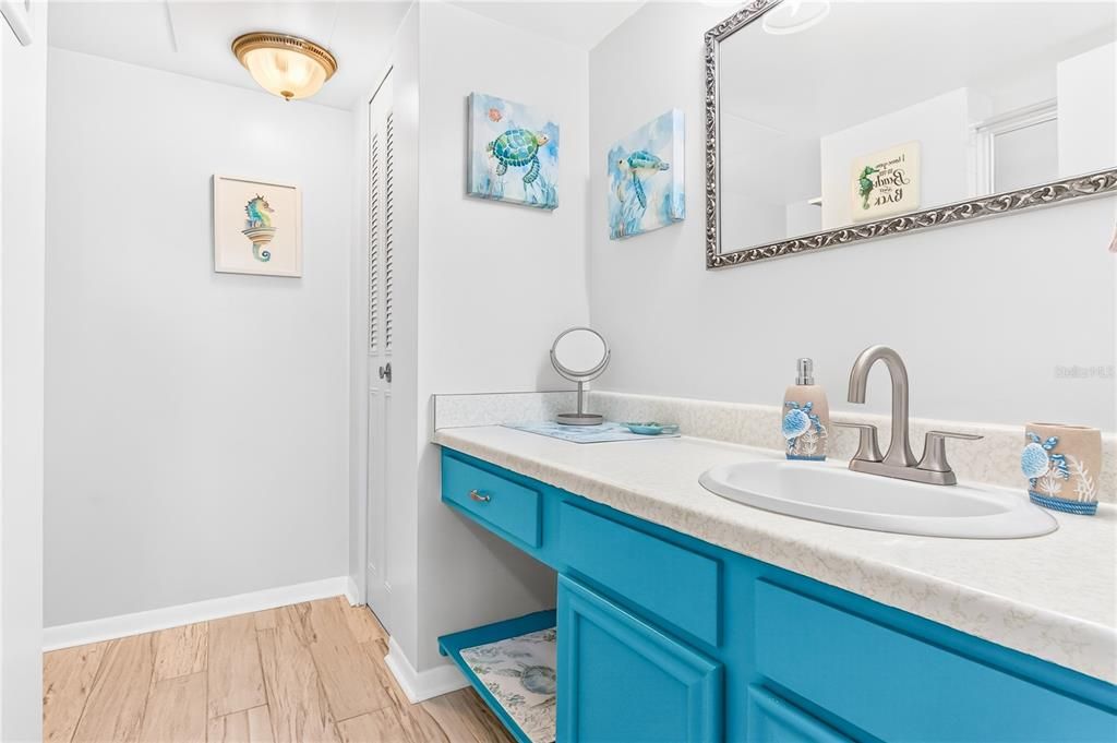 For Sale: $365,000 (2 beds, 2 baths, 1230 Square Feet)