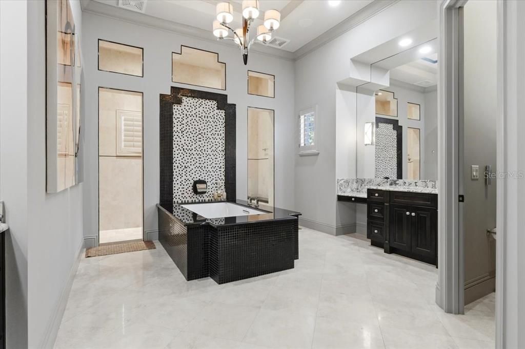 En Venta: $3,250,000 (4 camas, 4 baños, 5616 Pies cuadrados)
