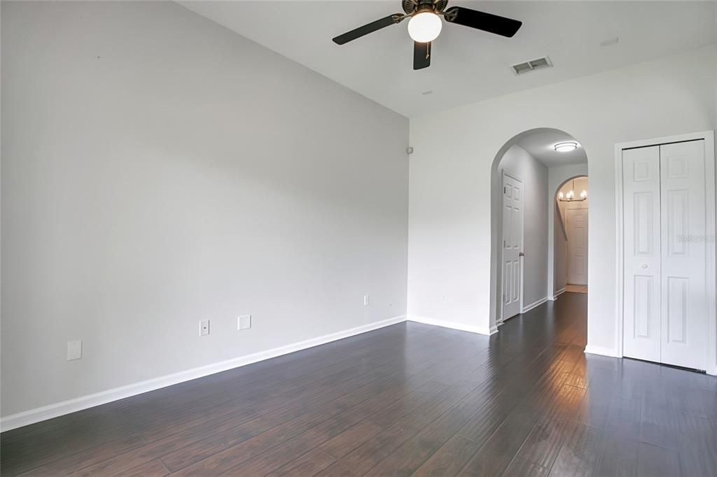 For Sale: $275,000 (2 beds, 2 baths, 1322 Square Feet)