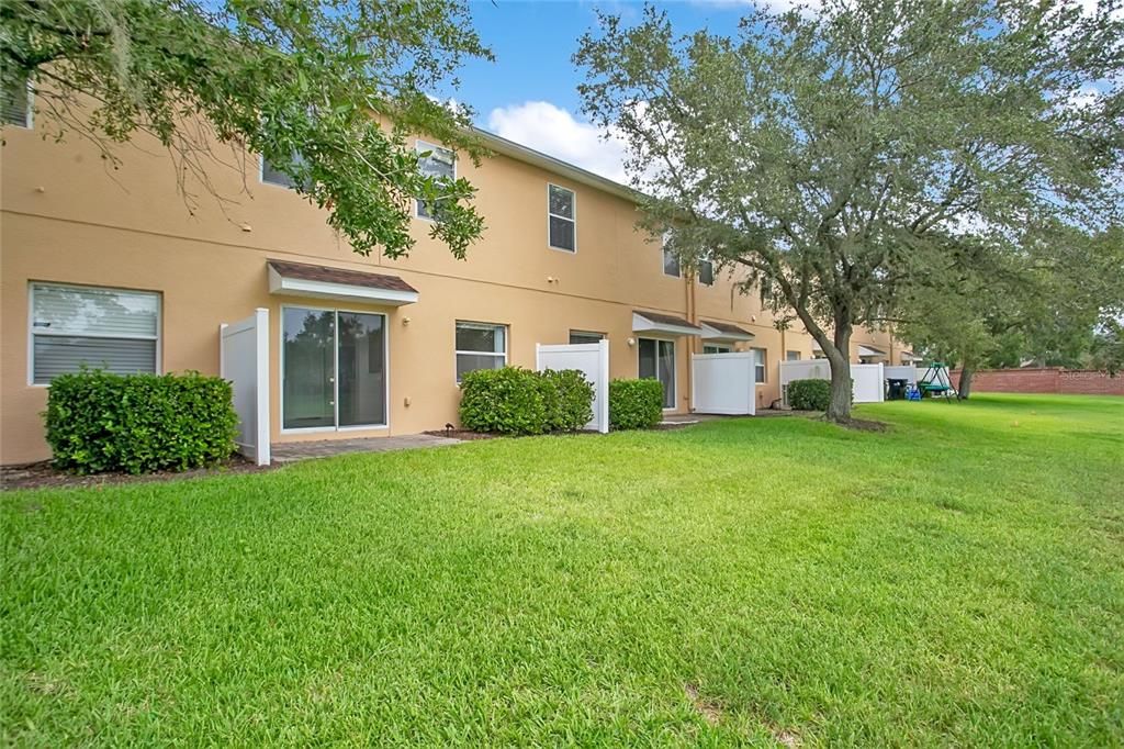 For Sale: $275,000 (2 beds, 2 baths, 1322 Square Feet)