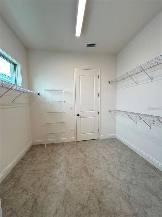 En Renta: $4,100 (5 camas, 4 baños, 3180 Pies cuadrados)