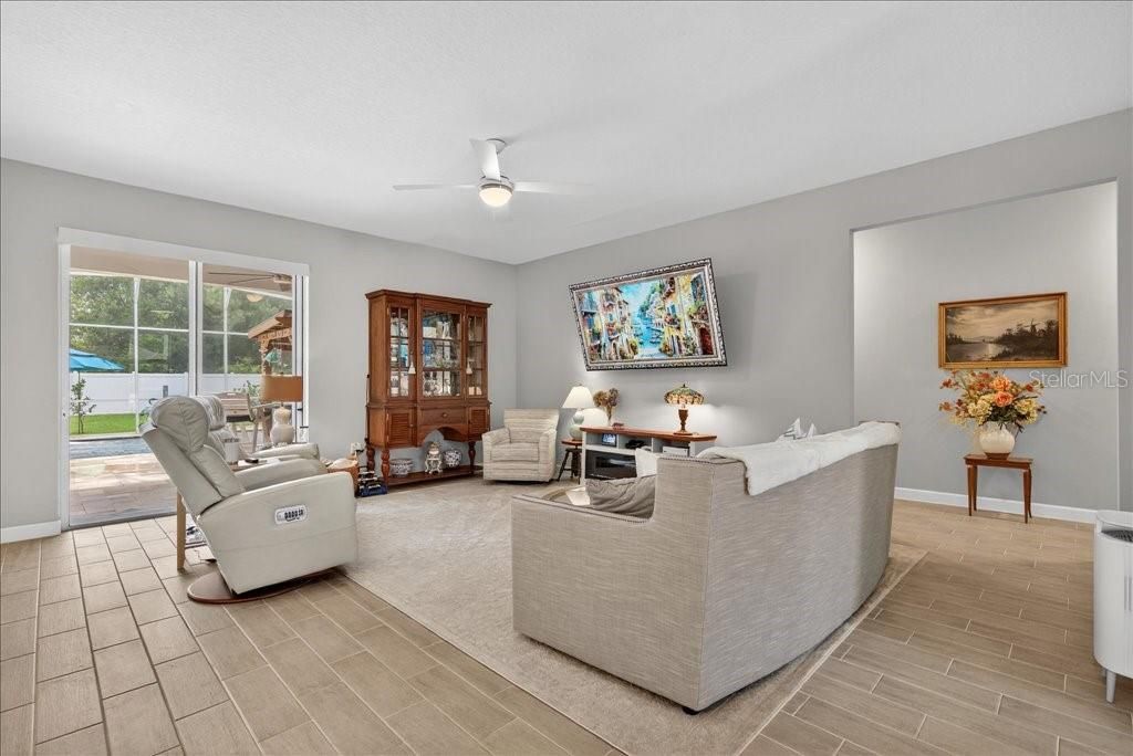 For Sale: $635,000 (4 beds, 3 baths, 2307 Square Feet)