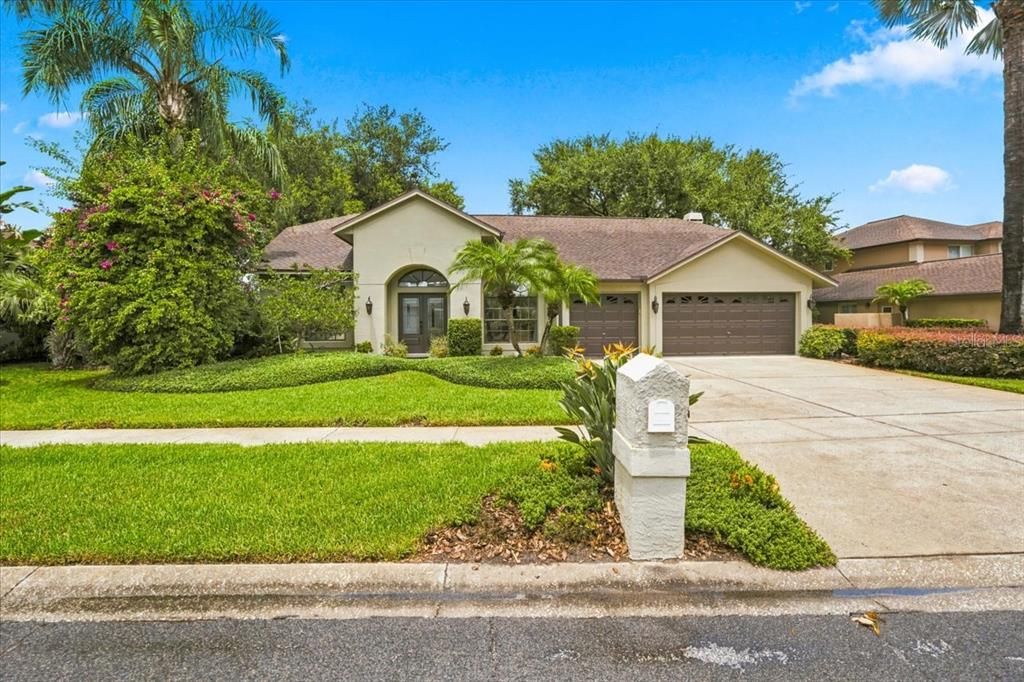 Activo con contrato: $849,000 (4 camas, 3 baños, 2575 Pies cuadrados)