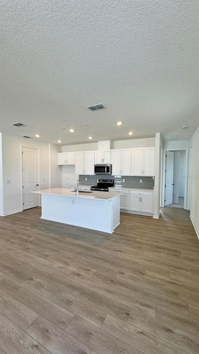 For Rent: $2,750 (4 beds, 3 baths, 2719 Square Feet)