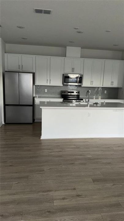 Active With Contract: $2,495 (4 beds, 3 baths, 2719 Square Feet)