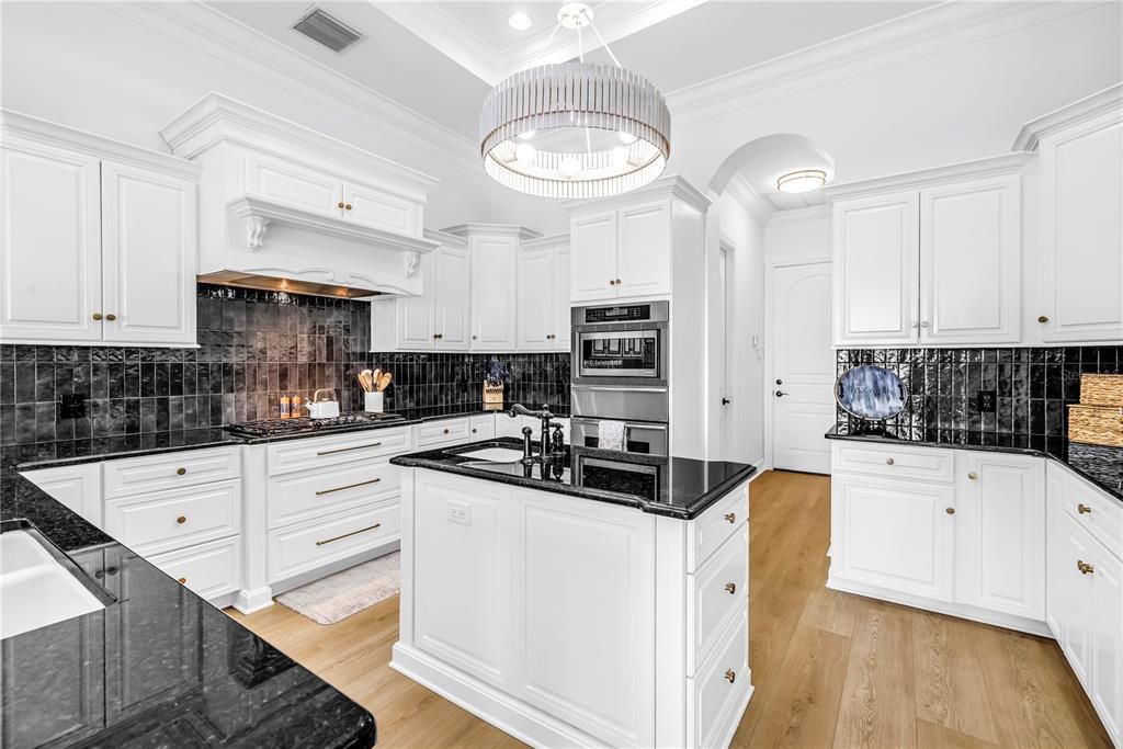 На продажу: $2,999,950 (4 спален, 5 ванн, 3575 Квадратных фут)