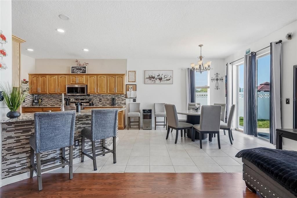 En Venta: $475,000 (5 camas, 3 baños, 3510 Pies cuadrados)