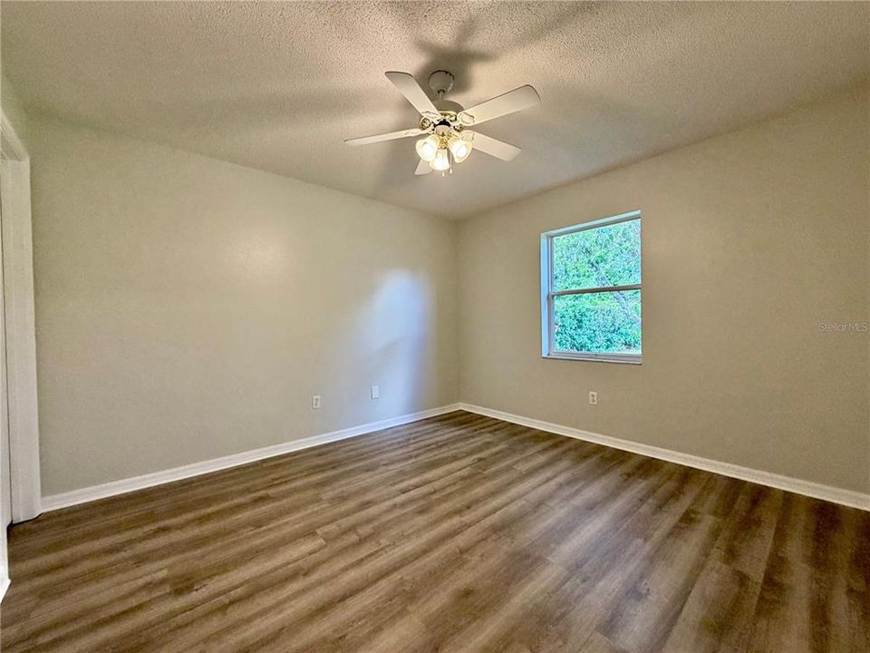 For Sale: $265,000 (3 beds, 2 baths, 1282 Square Feet)