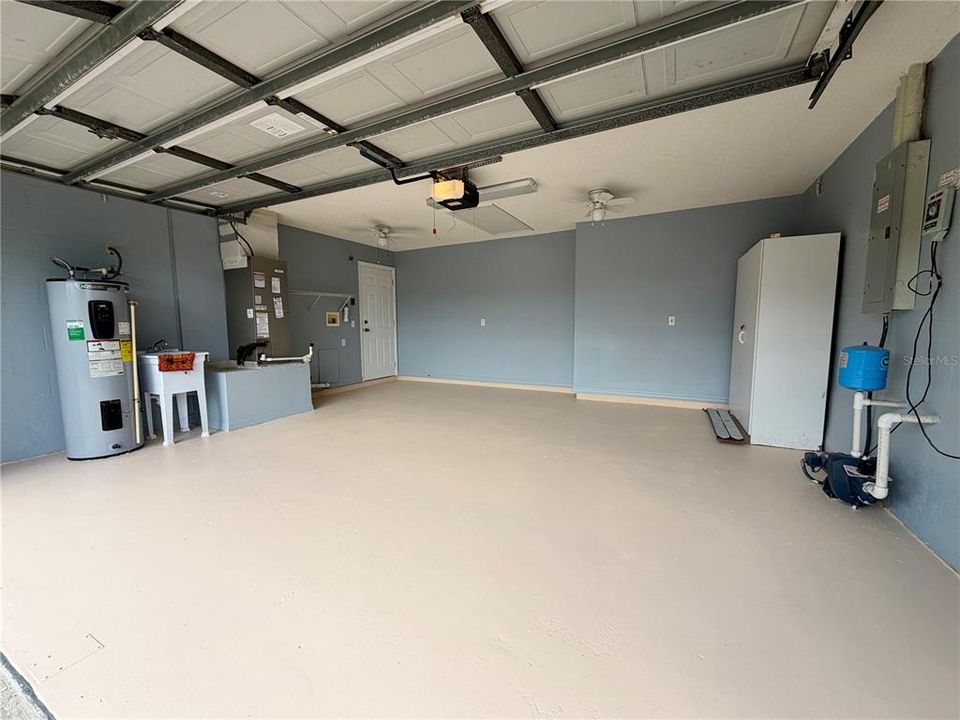 For Sale: $265,000 (3 beds, 2 baths, 1282 Square Feet)