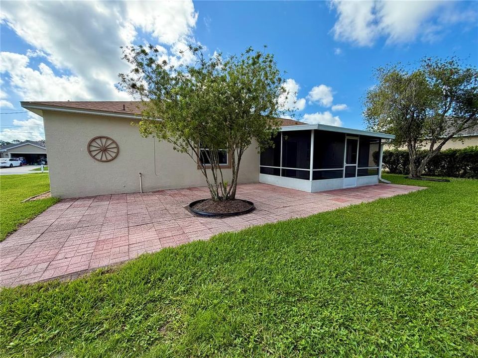 For Sale: $265,000 (3 beds, 2 baths, 1282 Square Feet)