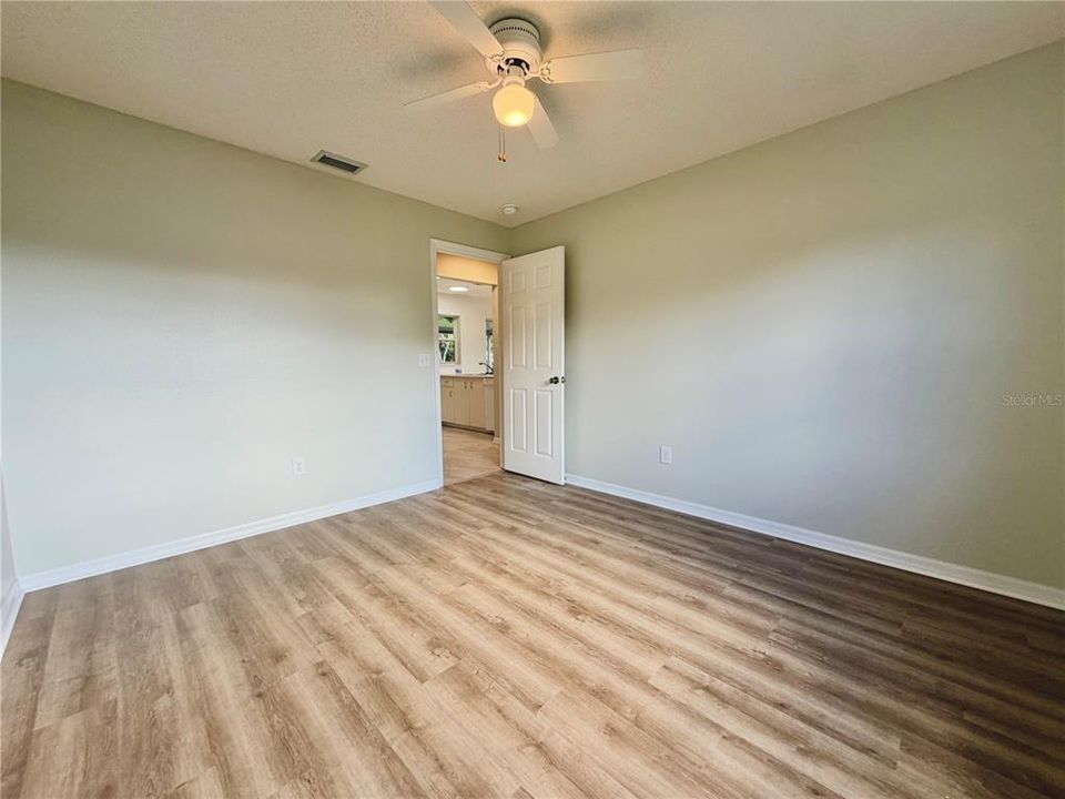 For Sale: $265,000 (3 beds, 2 baths, 1282 Square Feet)