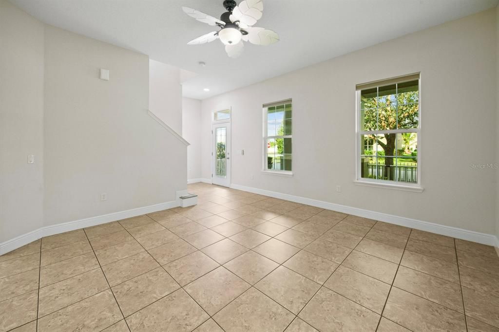 For Rent: $2,950 (3 beds, 2 baths, 1956 Square Feet)