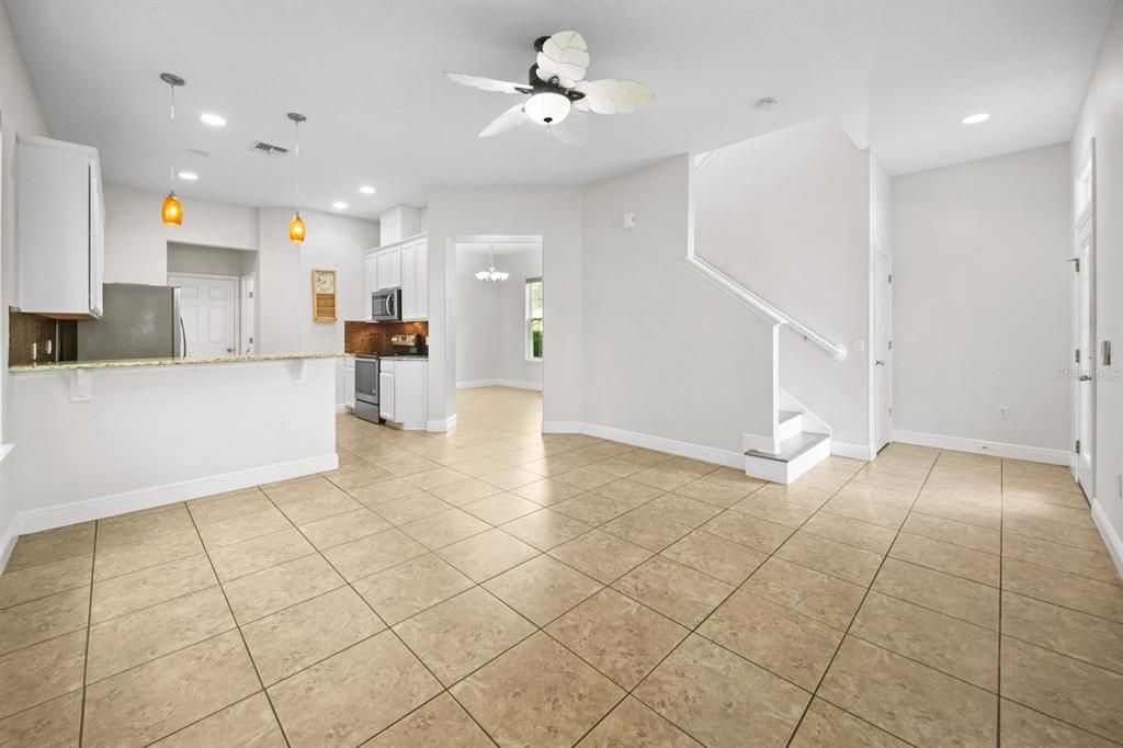 For Rent: $2,950 (3 beds, 2 baths, 1956 Square Feet)