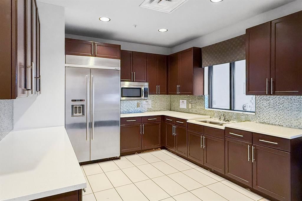 For Rent: $2,950 (3 beds, 2 baths, 1956 Square Feet)