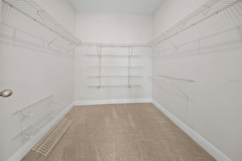 For Rent: $2,950 (3 beds, 2 baths, 1956 Square Feet)