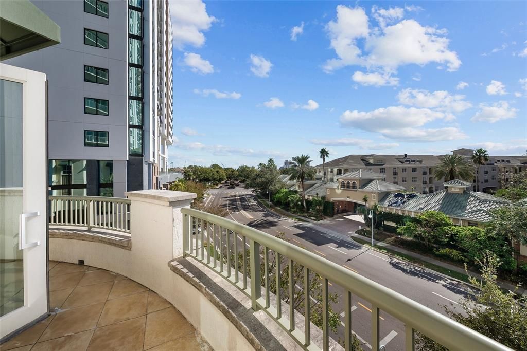 For Sale: $1,599,000 (2 beds, 2 baths, 2636 Square Feet)