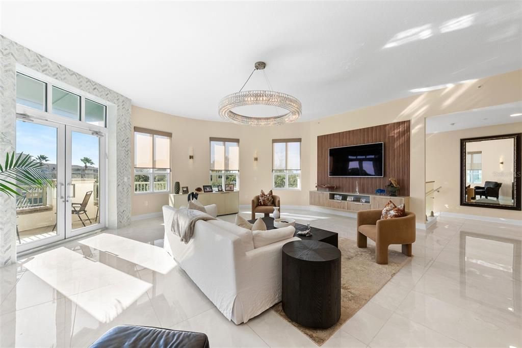 For Sale: $1,599,000 (2 beds, 2 baths, 2636 Square Feet)