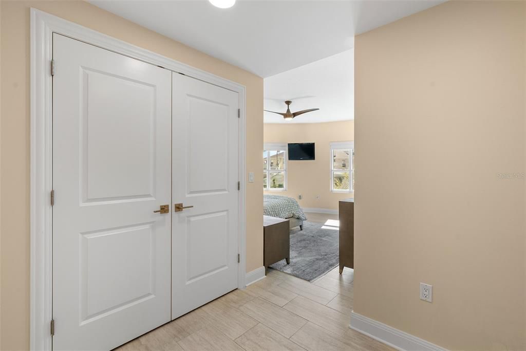 For Sale: $1,599,000 (2 beds, 2 baths, 2636 Square Feet)
