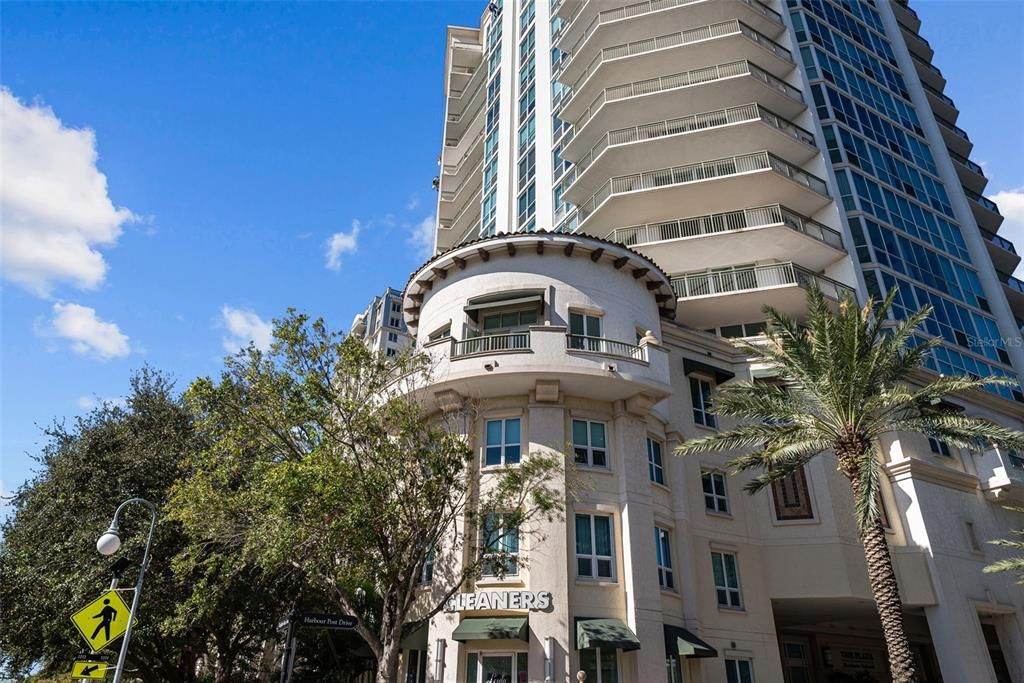 For Sale: $1,599,000 (2 beds, 2 baths, 2636 Square Feet)
