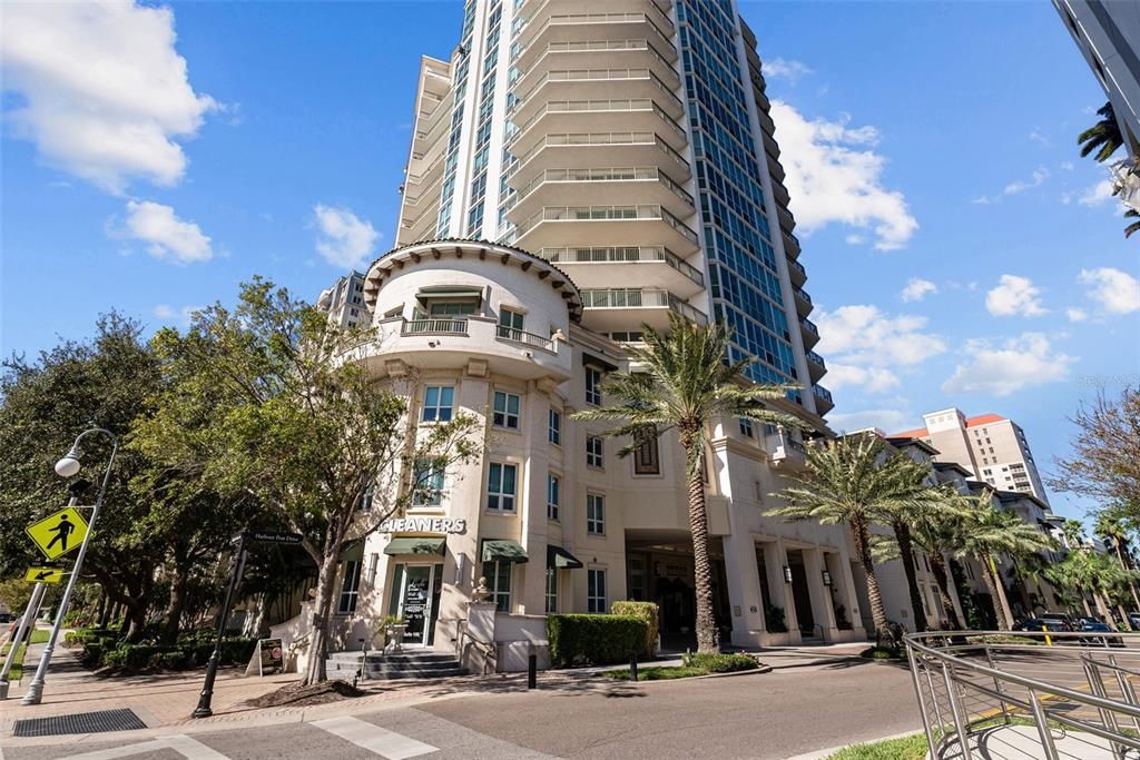 For Sale: $1,599,000 (2 beds, 2 baths, 2636 Square Feet)