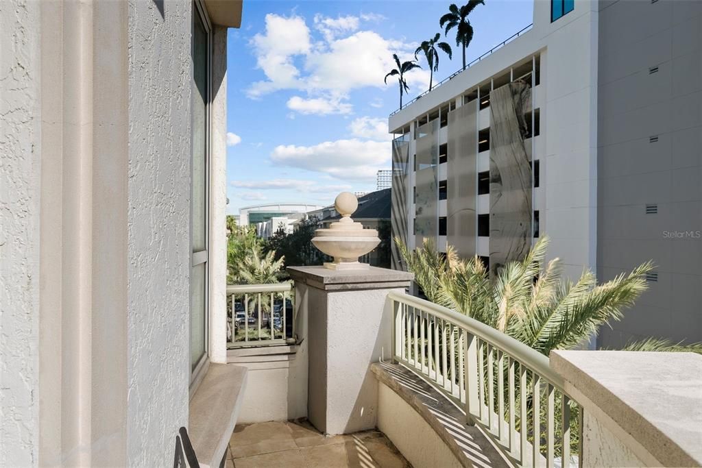 For Sale: $1,599,000 (2 beds, 2 baths, 2636 Square Feet)