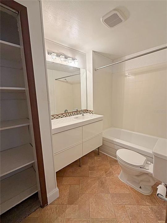 En Renta: $1,550 (2 camas, 1 baños, 650 Pies cuadrados)