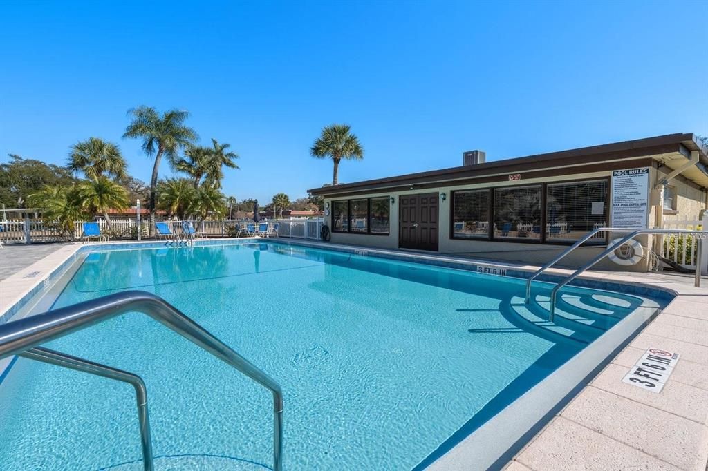 For Sale: $115,000 (1 beds, 1 baths, 645 Square Feet)