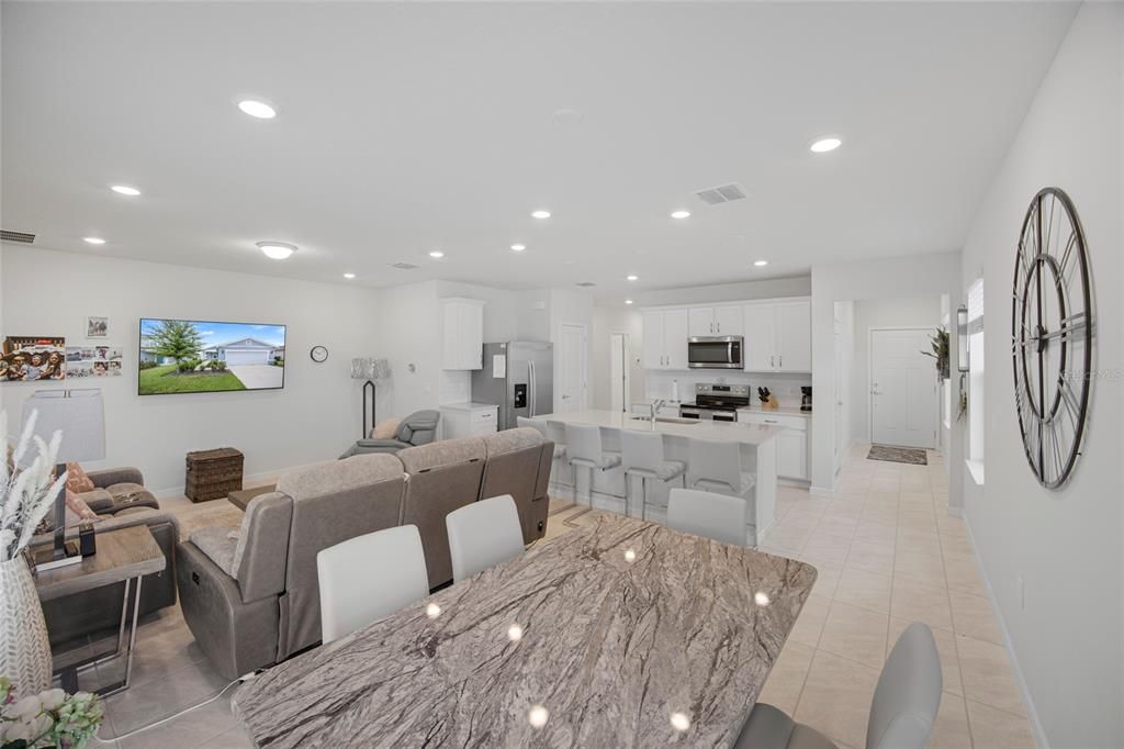 En Venta: $390,000 (4 camas, 2 baños, 1580 Pies cuadrados)