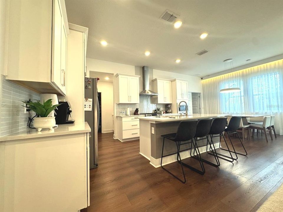 For Sale: $799,000 (4 beds, 3 baths, 2832 Square Feet)