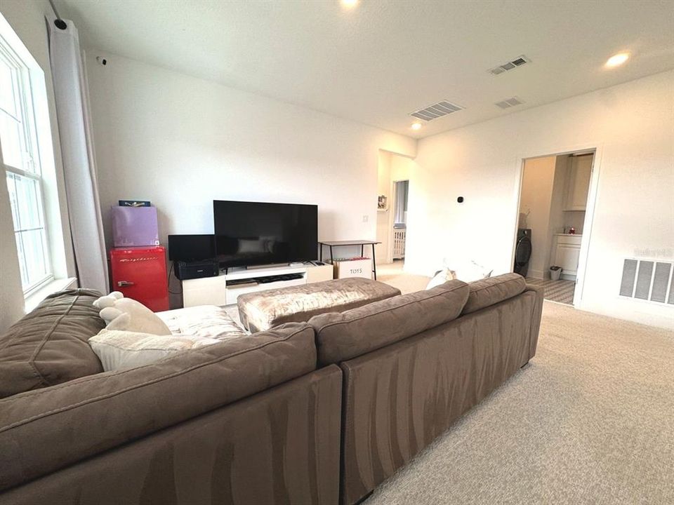 For Sale: $799,000 (4 beds, 3 baths, 2832 Square Feet)